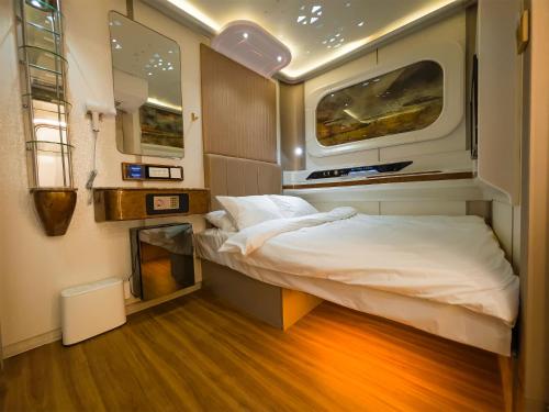 caps lock future hotel