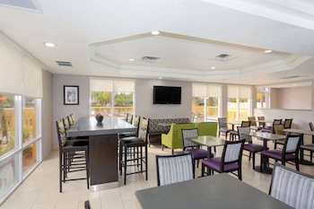 La Quinta Inn & Suites By Wyndham Mobile - Daphne,Mobile>>Daphne,3 star