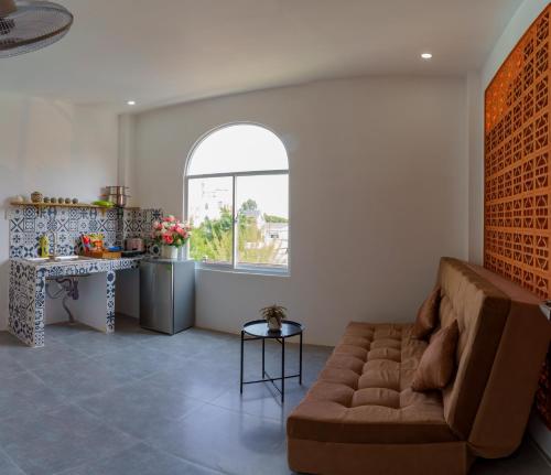 mekong 69 hostel canh ben ninh kieu