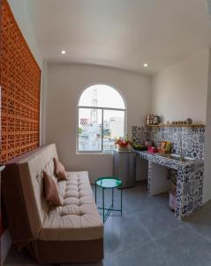 mekong 69 hostel canh ben ninh kieu