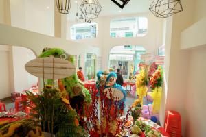 mekong 69 hostel canh ben ninh kieu