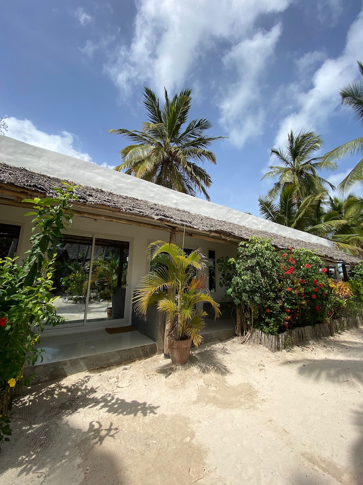maisha matamu beach hotel