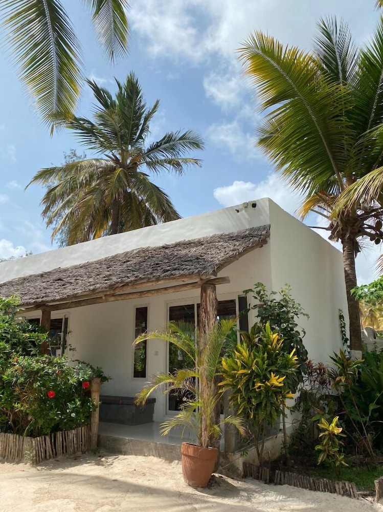 maisha matamu beach hotel