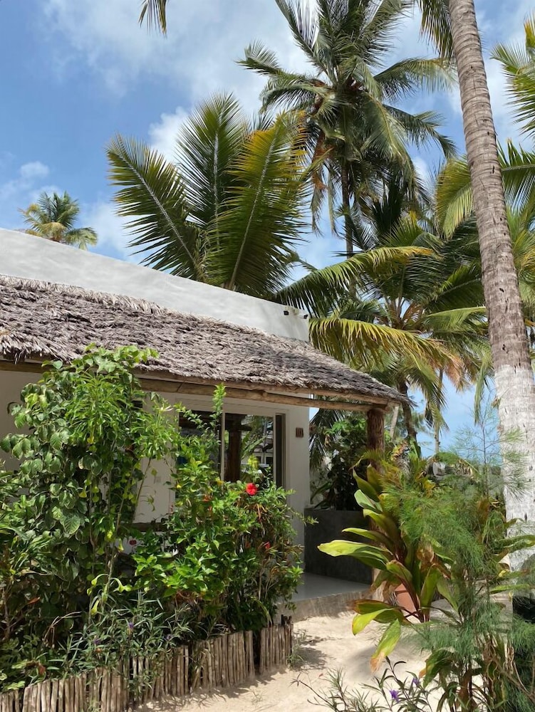 maisha matamu beach hotel
