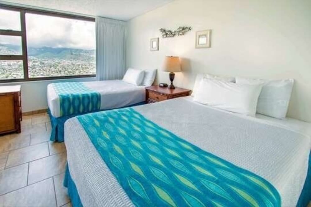 deluxe panoramic mountain view condo 37th floor free parking and wifi