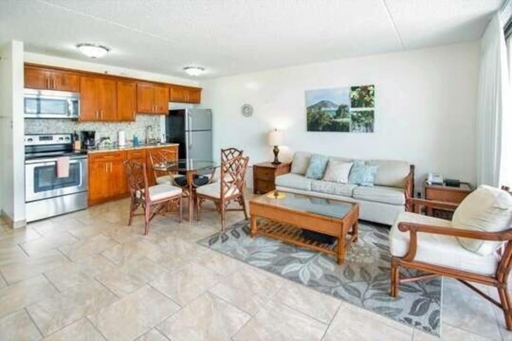 deluxe panoramic mountain view condo 37th floor free parking and wifi