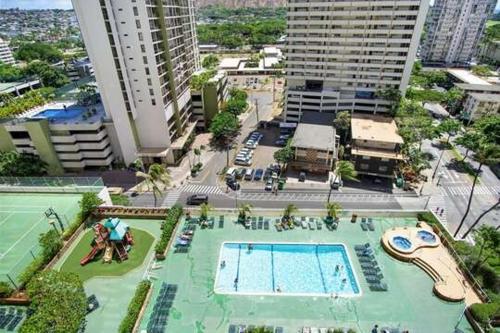 deluxe panoramic mountain view condo 37th floor free parking and wifi