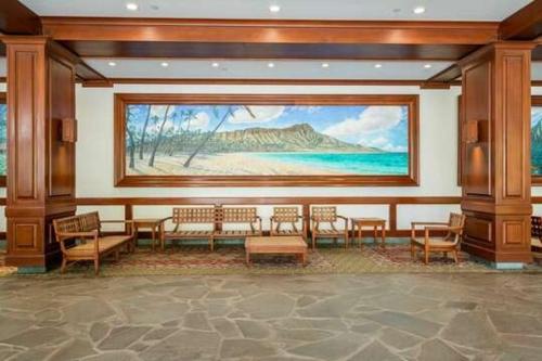 deluxe panoramic mountain view condo 37th floor free parking and wifi