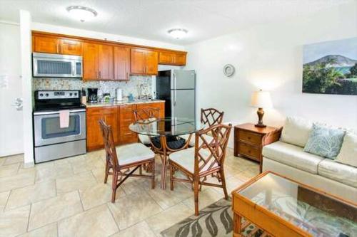 Deluxe Panoramic Mountain View Condo - 37Th Floor, Free Parking & Wifi,Honolulu>>Hawaii,3.5 star