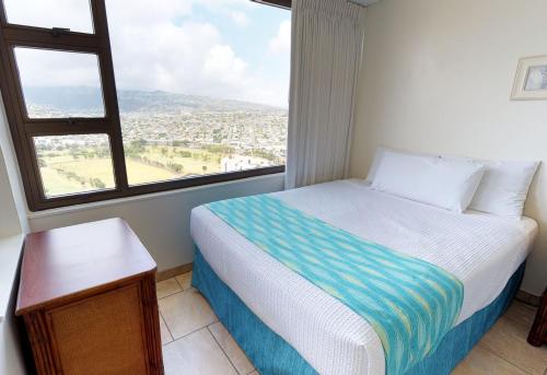deluxe panoramic mountain view condo 37th floor free parking and wifi