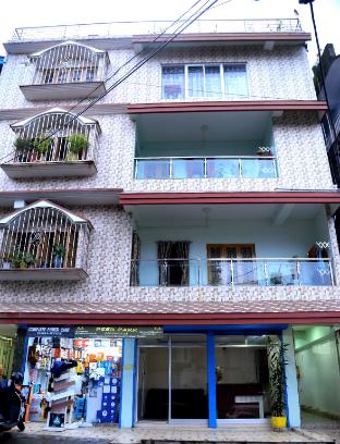 Deer Park Hometel,,5 star