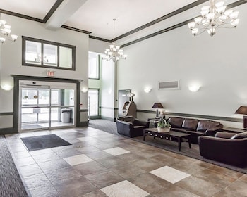 Velora Hinton, Ascend Hotel Collection,Edson>>Alberta,3 star