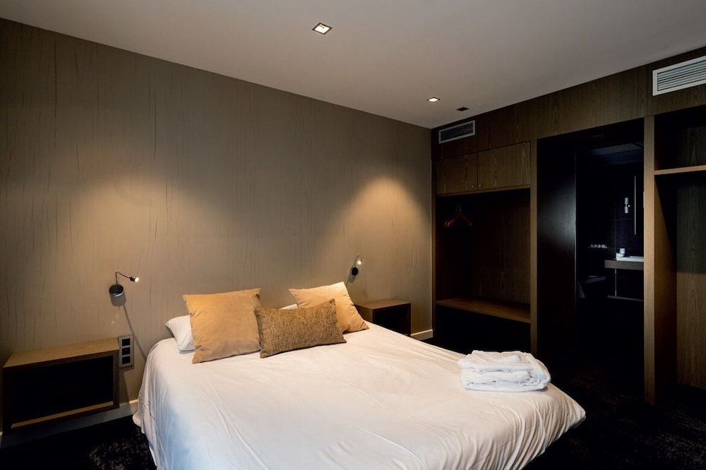 hotel pavillon de lermitage