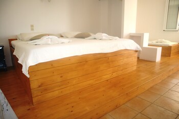 fyrogenis palace hotel apartments