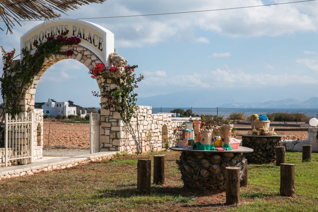fyrogenis palace hotel apartments