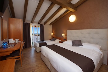 hotel clarin 14 by dori