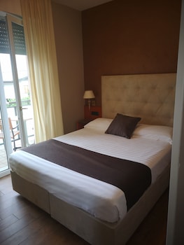 hotel clarin 14 by dori