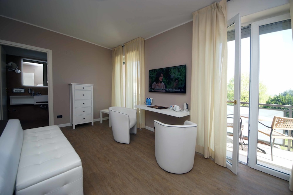 hotel clarin 14 by dori