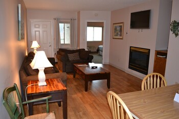 river place 19 2 br condo