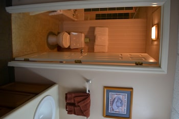 river place 19 2 br condo