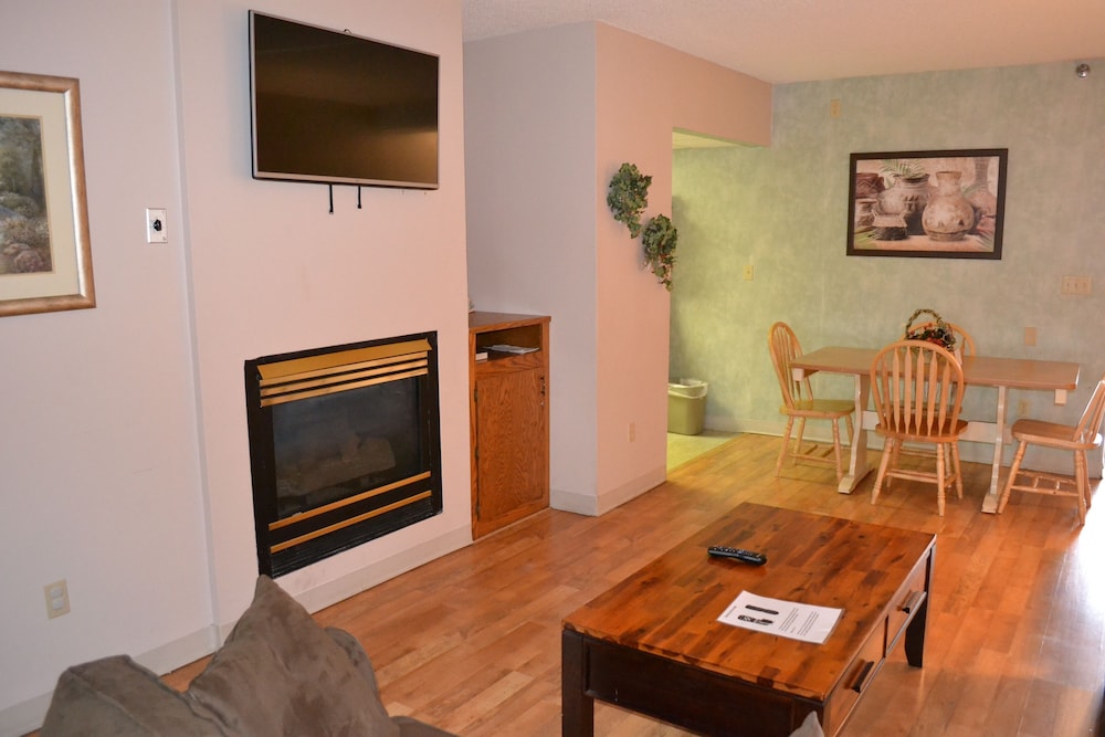 river place 19 2 br condo