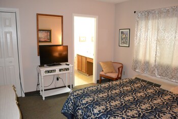 river place 19 2 br condo