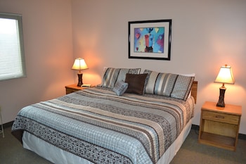 river place 19 2 br condo