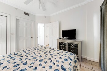 fantastic ocean front 1 bd condo at boardwalk in panama city beach