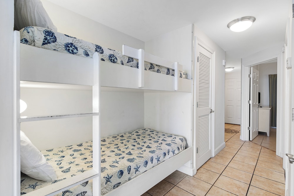 fantastic ocean front 1 bd condo at boardwalk in panama city beach