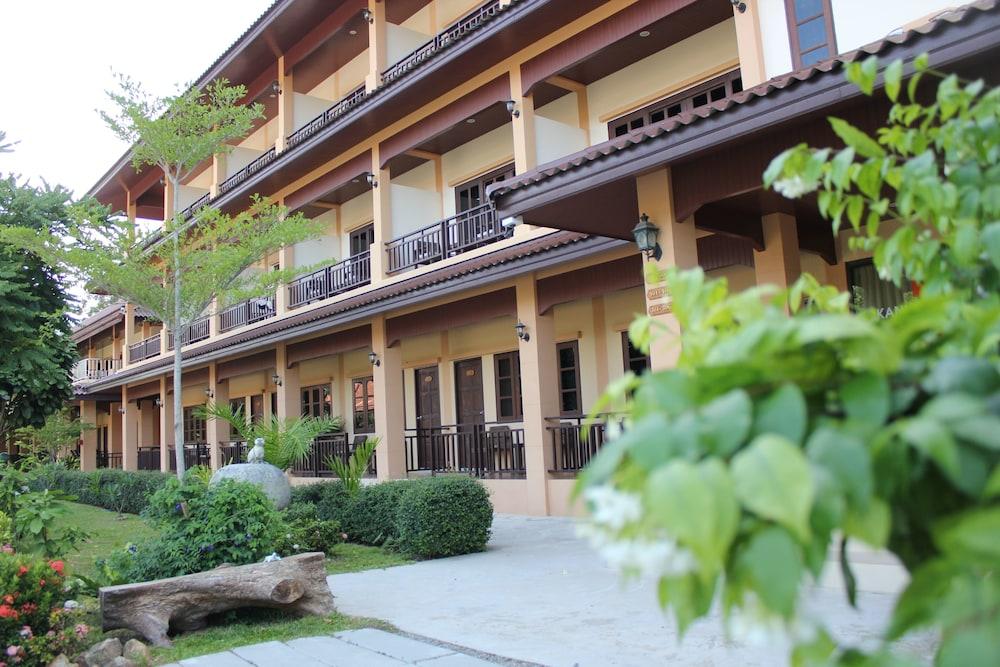 Kanlaya Park Apartment Hotel,,3 star