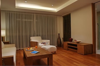 the pearl of naithon