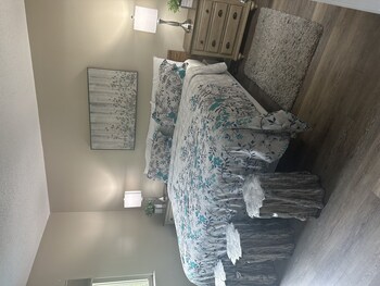 river place 15 2 br condo