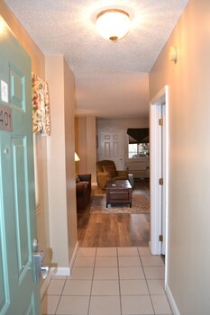 river place 15 2 br condo