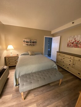 river place 15 2 br condo