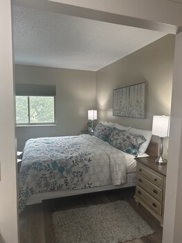 river place 15 2 br condo