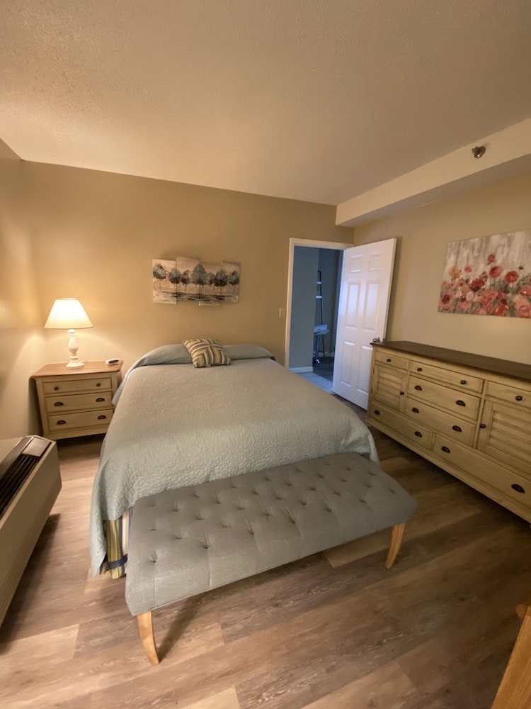 river place 15 2 br condo