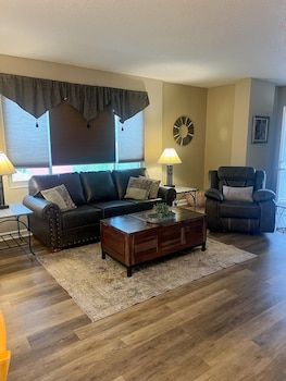 river place 15 2 br condo