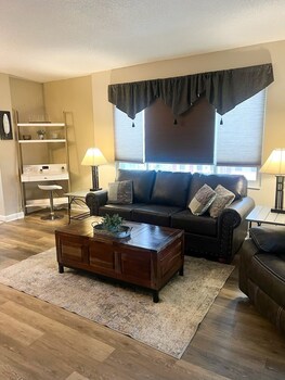 river place 15 2 br condo