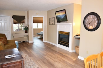 river place 15 2 br condo