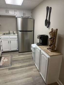 river place 15 2 br condo