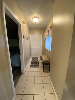 river place 15 2 br condo
