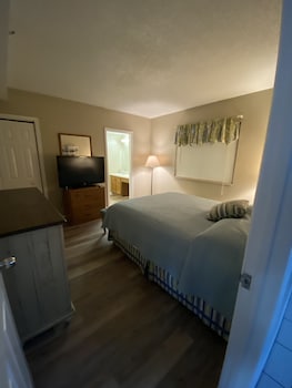 river place 15 2 br condo