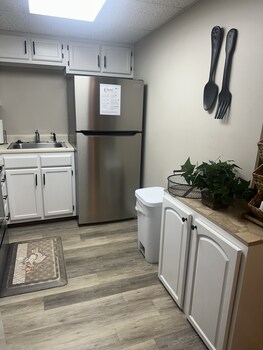 river place 15 2 br condo