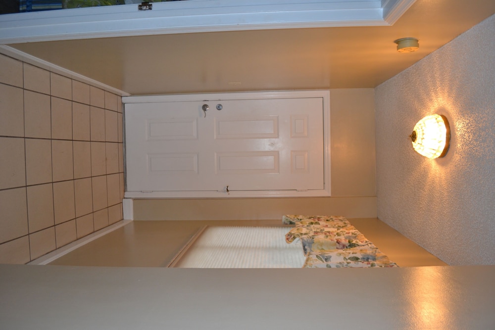 river place 15 2 br condo