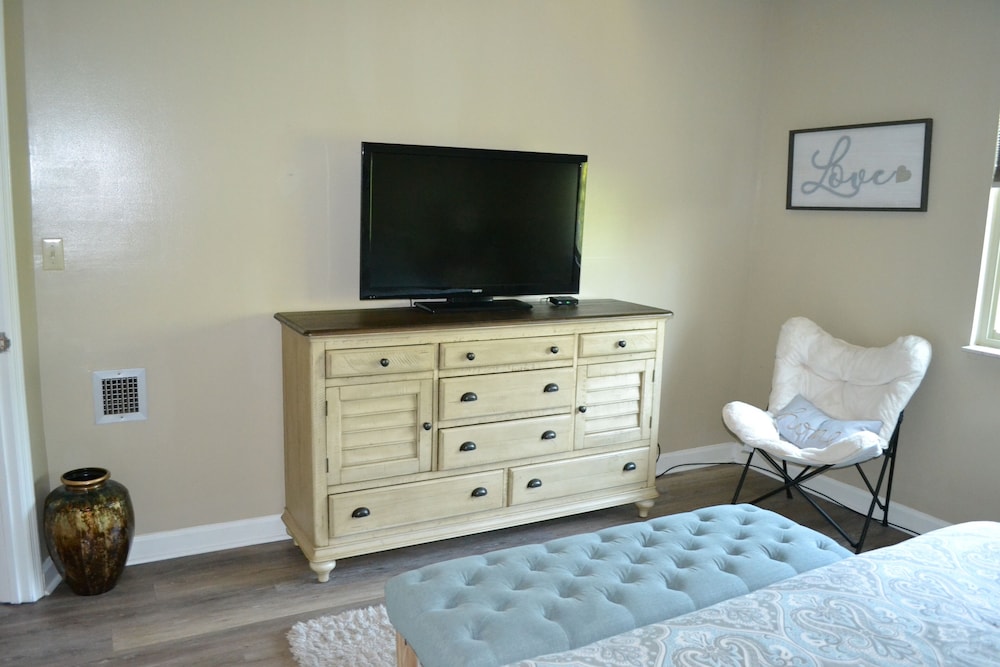river place 15 2 br condo