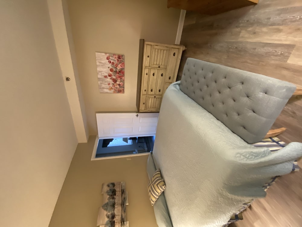 river place 15 2 br condo