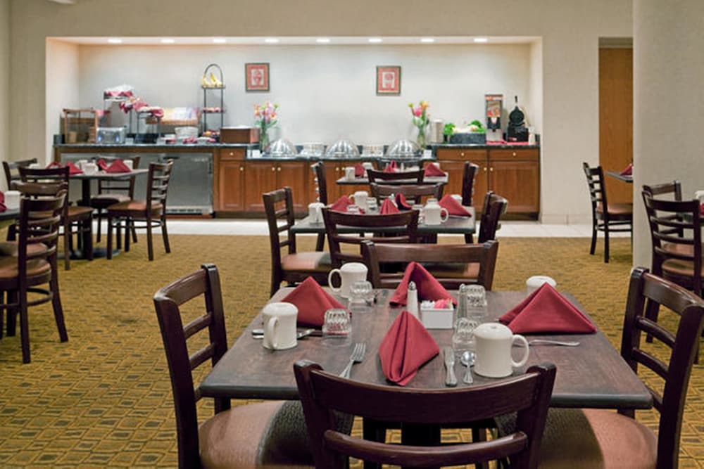 holiday inn boston dedham htl and conf ctr