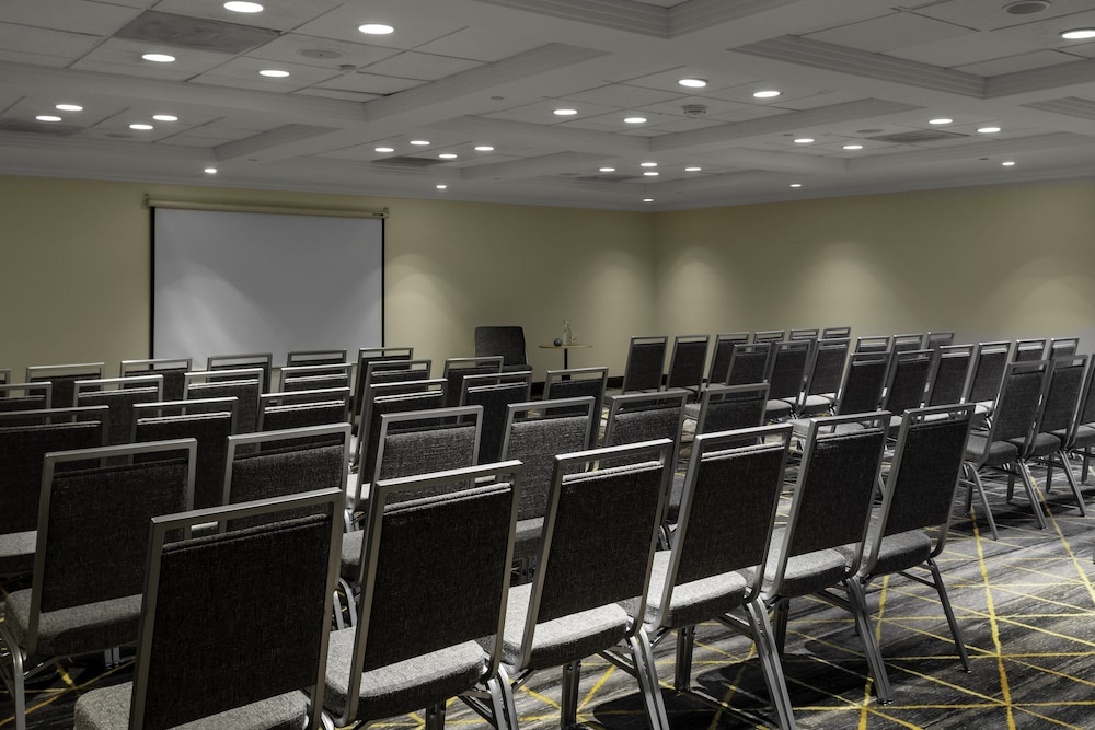 holiday inn boston dedham htl and conf ctr