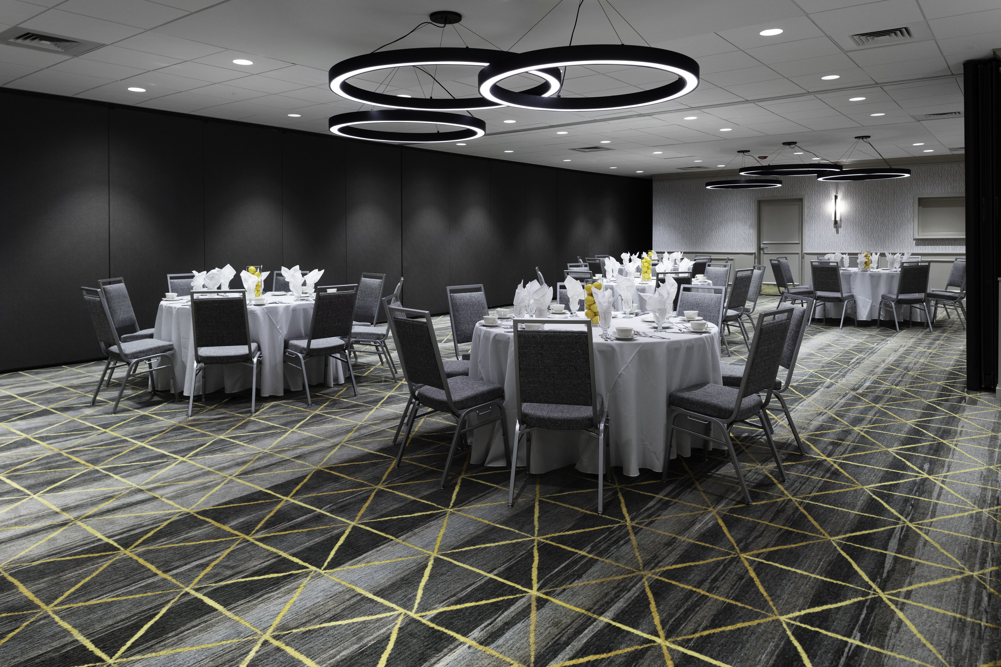 holiday inn boston dedham htl and conf ctr