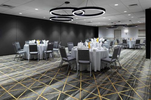 holiday inn boston dedham htl and conf ctr